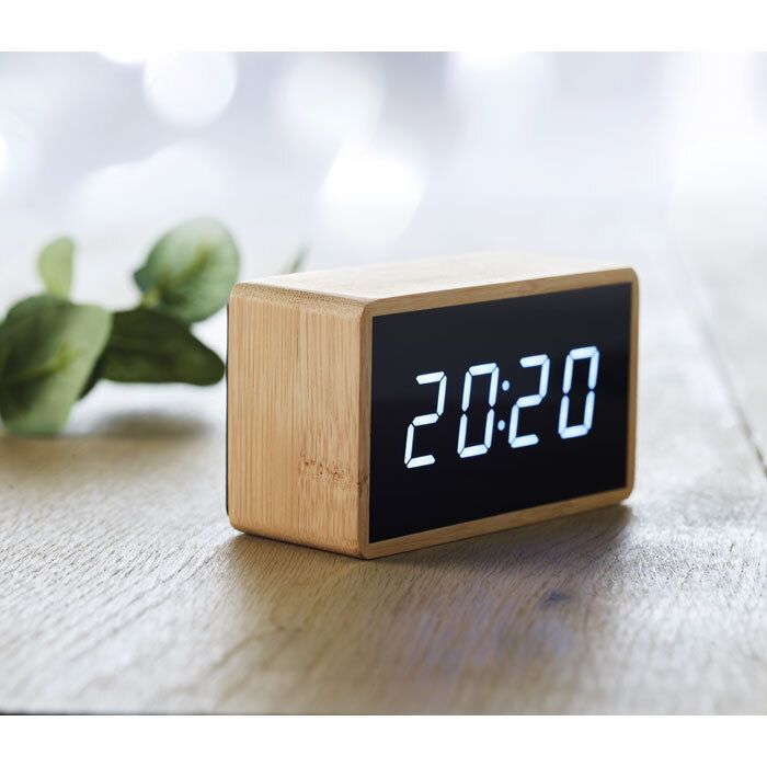 GiftRetail MO9921 - LED alarm clock with bamboo casing